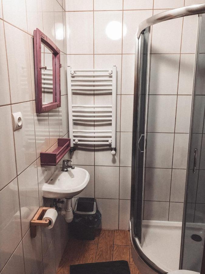 Chata Starych Znajomych Sanok Exteriör bild