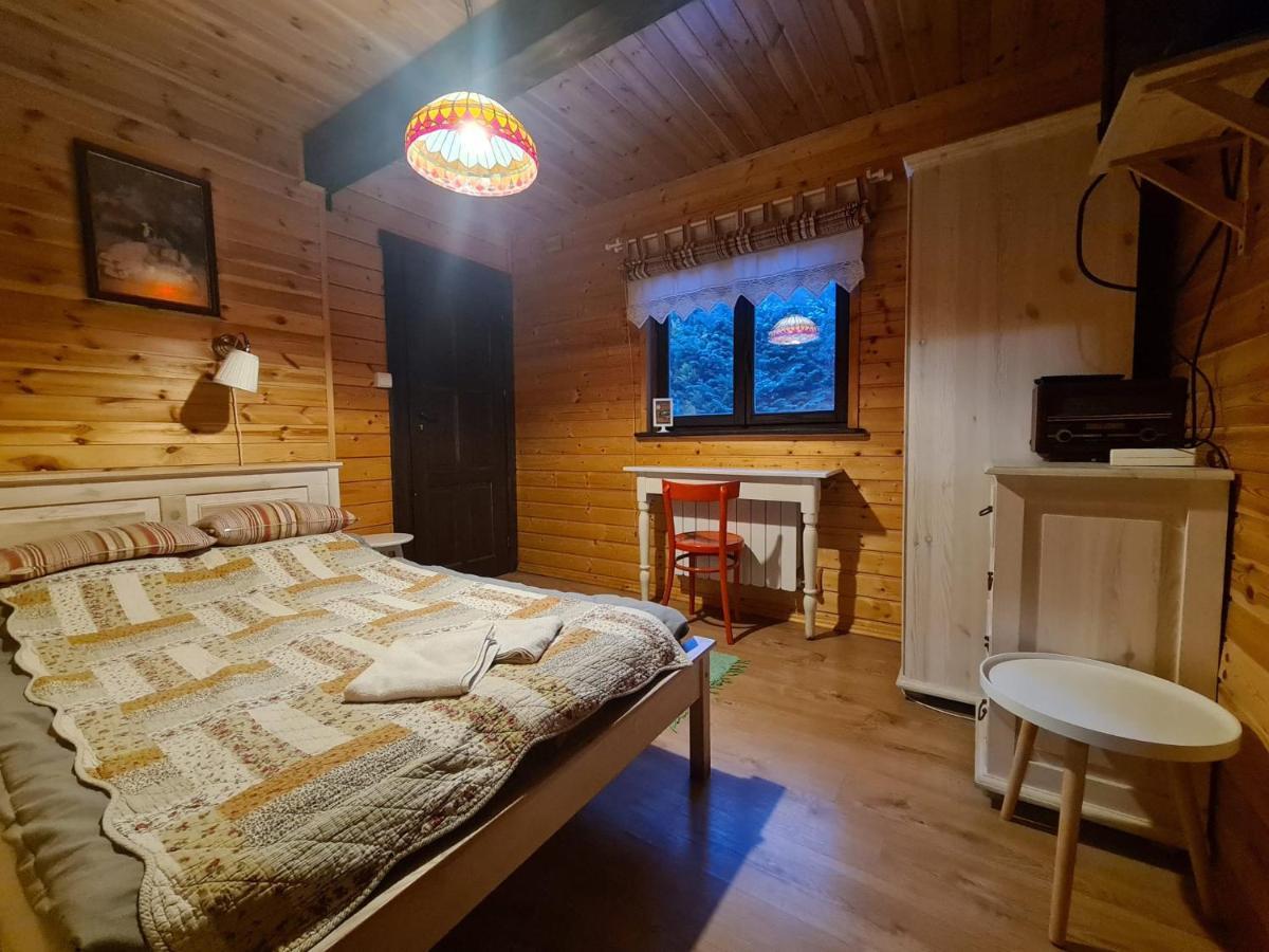 Chata Starych Znajomych Sanok Exteriör bild
