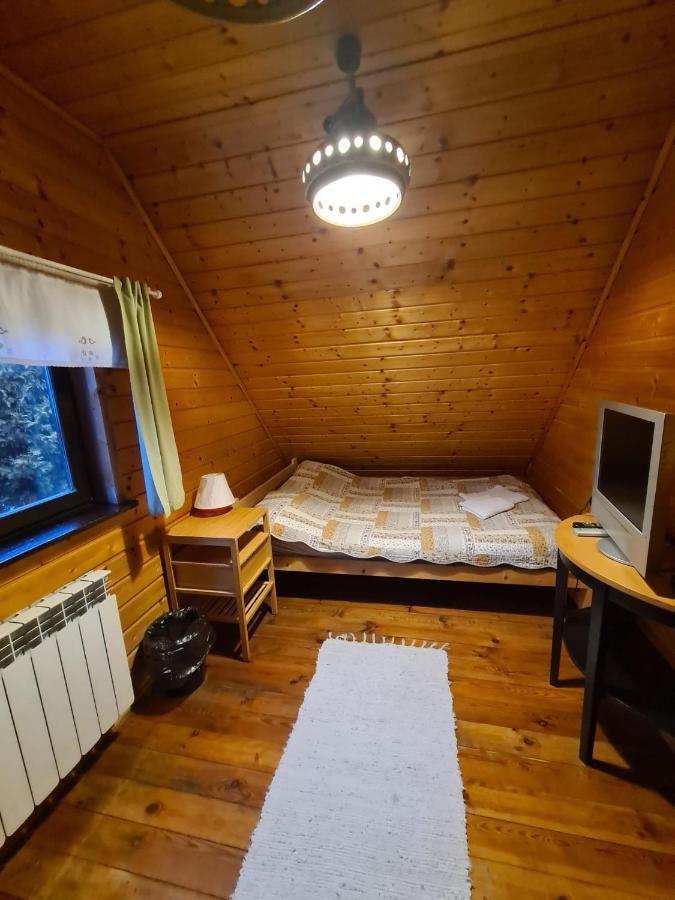 Chata Starych Znajomych Sanok Exteriör bild