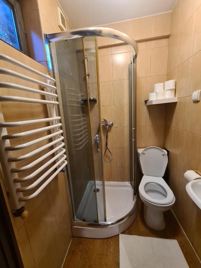 Chata Starych Znajomych Sanok Exteriör bild