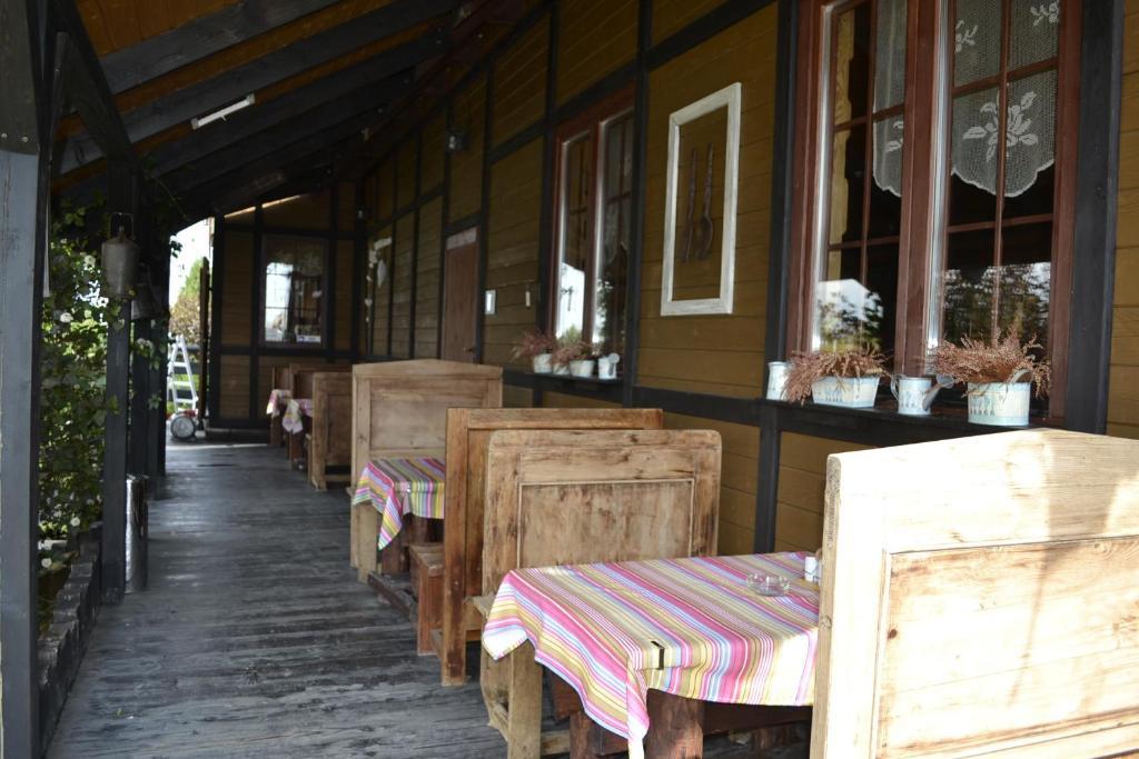 Chata Starych Znajomych Sanok Exteriör bild