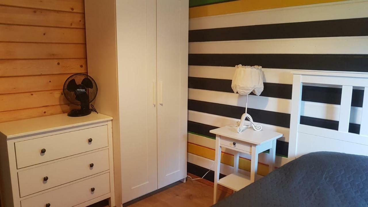 Chata Starych Znajomych Sanok Exteriör bild