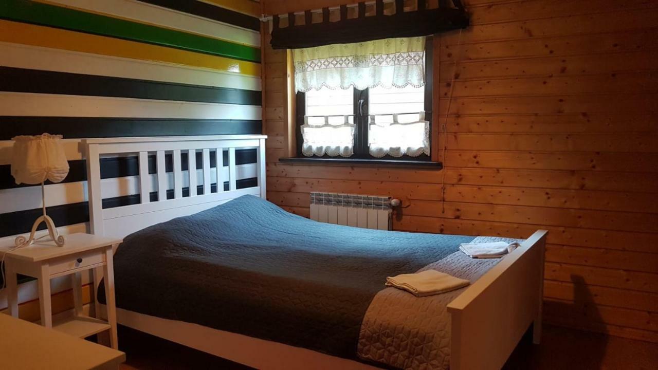 Chata Starych Znajomych Sanok Exteriör bild