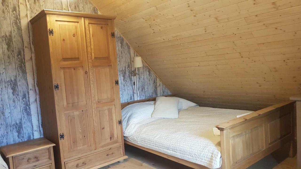 Chata Starych Znajomych Sanok Exteriör bild
